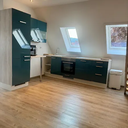 Dachgeschosswohnung Benther Berg, Contactless Check-in, Free Parking, Vollsaniert Und Renoviert 2025 龙嫩贝格