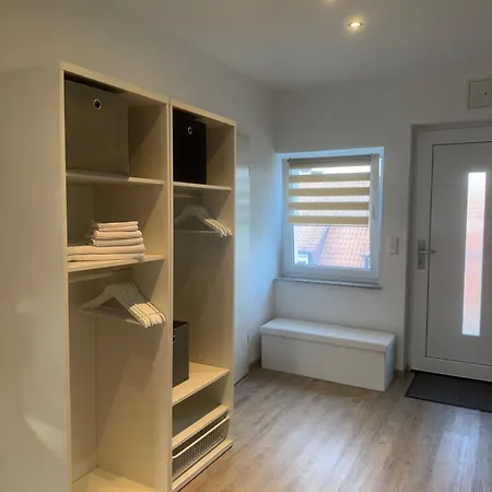 Dachgeschosswohnung Benther Berg, Contactless Check-in, Free Parking, Vollsaniert Und Renoviert 2025 *