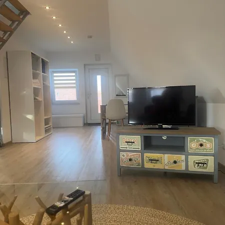 Dachgeschosswohnung Benther Berg, Contactless Check-in, Free Parking, Vollsaniert Und Renoviert 2025 公寓