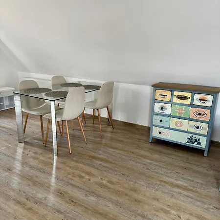 公寓 Dachgeschosswohnung Benther Berg, Contactless Check-in, Free Parking, Vollsaniert Und Renoviert 2025 *