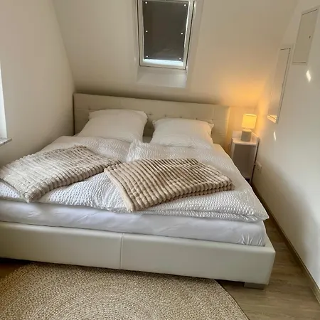 Apartamento Dachgeschosswohnung Benther Berg, Contactless Check-in, Free Parking, Vollsaniert Und Renoviert 2025 *
