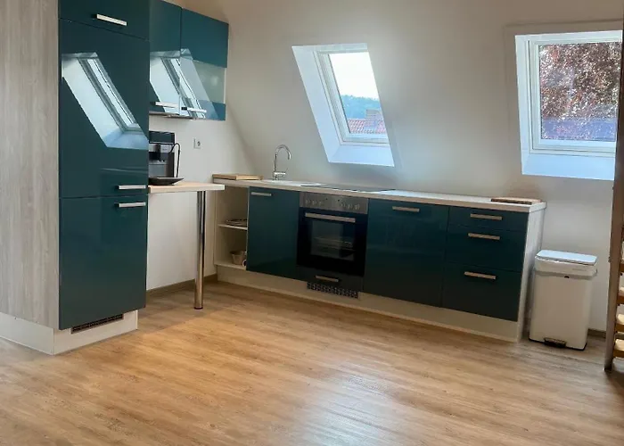 Dachgeschosswohnung Benther Berg, Contactless Check-in, Free Parking, Vollsaniert Und Renoviert 2025 Ronnenberg