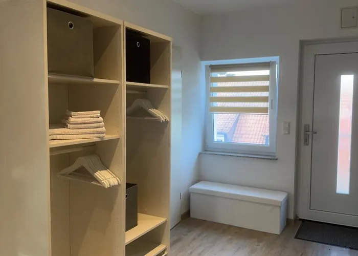 Dachgeschosswohnung Benther Berg, Contactless Check-in, Free Parking, Vollsaniert Und Renoviert 2025 *
