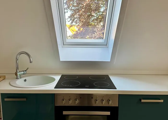 Dachgeschosswohnung Benther Berg, Contactless Check-in, Free Parking, Vollsaniert Und Renoviert 2025 Apartamento *